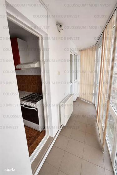 Apartament cu 3 camere decomandat în Astra