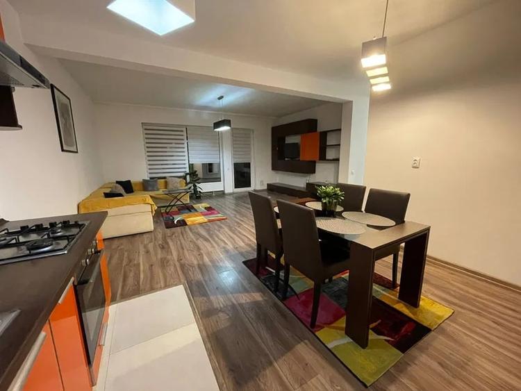 Duplex cu 5 camere cu Canalizare în Iris