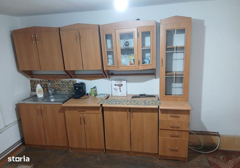 Casă cu 4 camere cu Teren 2275 Mp în Văcărești