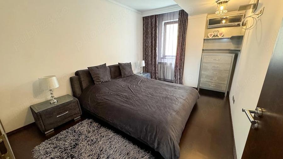 Apartament cu 4 camere decomandat în Aviației