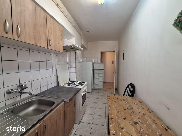 Garsonieră decomandată în Lunei