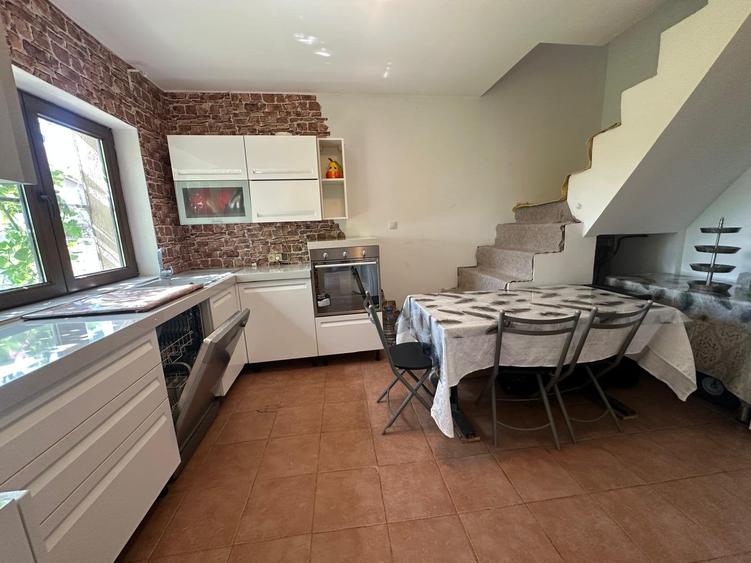 Casă individuală cu 4 camere cu Canalizare în Vidra