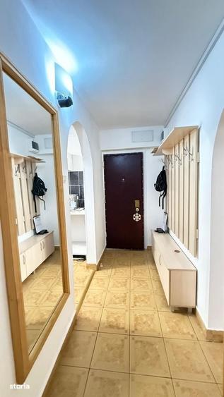 Apartament cu 3 camere decomandat în Decebal