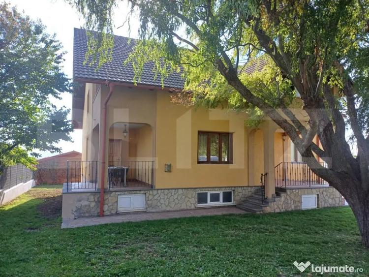 Casă cu 4 camere cu Teren 1000 Mp în Plopeni