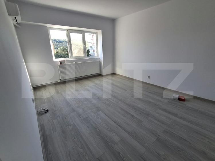 Apartament cu 2 camere decomandat în Bicaz