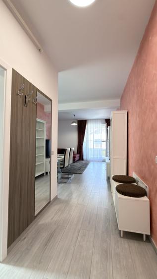 Apartament cu 3 camere decomandat, mobilat în Dumbrăvița