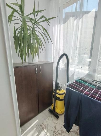 Apartament cu 3 camere semidecomandat în Florești