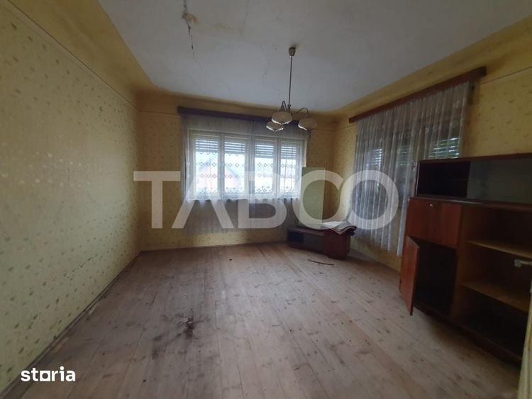 Casa de vanzare in Mandra 140 mp utili curte sura anexe 3 beciuri - 1