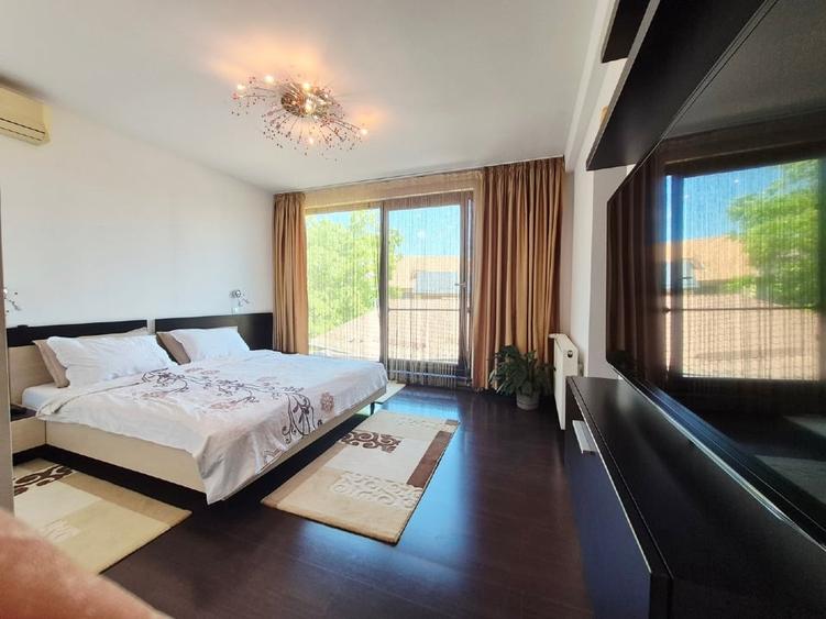 Casă individuală cu 5 camere cu Teren 380 Mp în Central