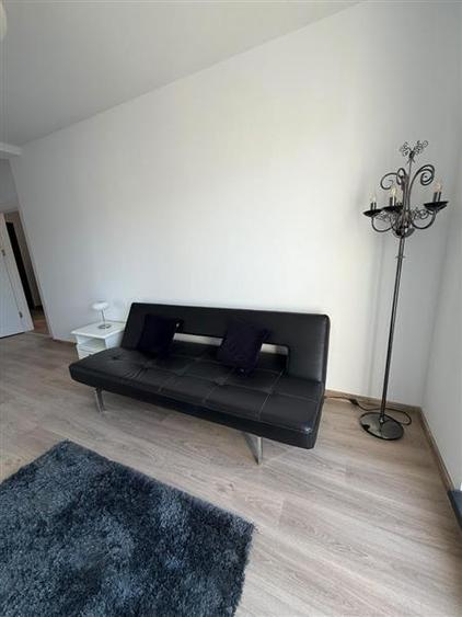 Apartament cu 3 camere decomandat, mobilat în Cristian