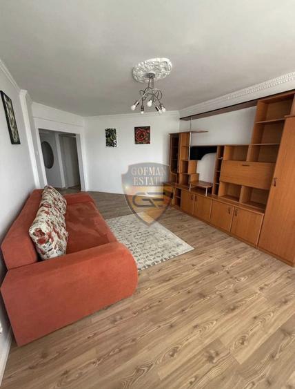 Apartament cu 3 camere decomandat, mobilat în Gara