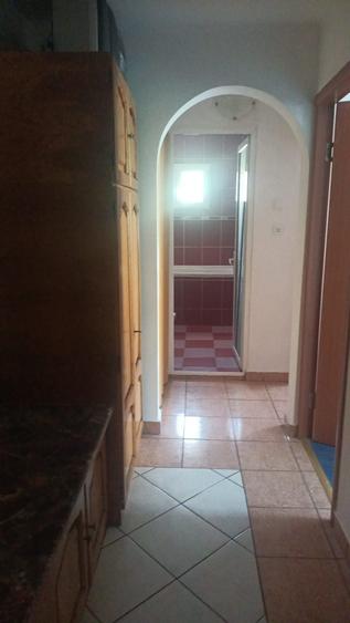 Apartament cu 3 camere decomandat în Rahova