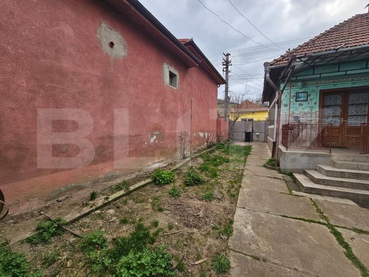 Casă individuală cu 4 camere cu Canalizare în Cugir