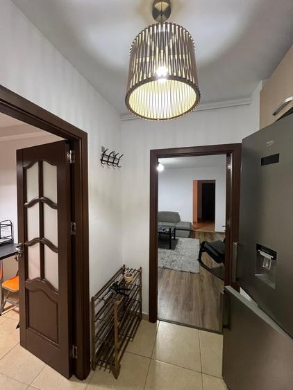 Apartament cu 3 camere semidecomandat în Colentina
