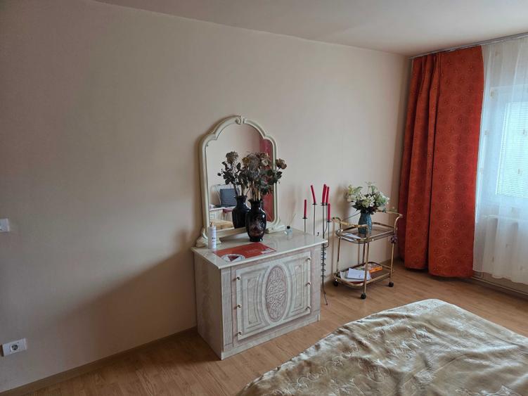 Apartament cu 3 camere decomandat în Micălaca