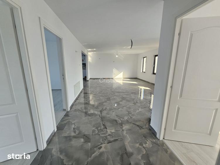 Casă cu 4 camere cu Teren 650 Mp în Cordun