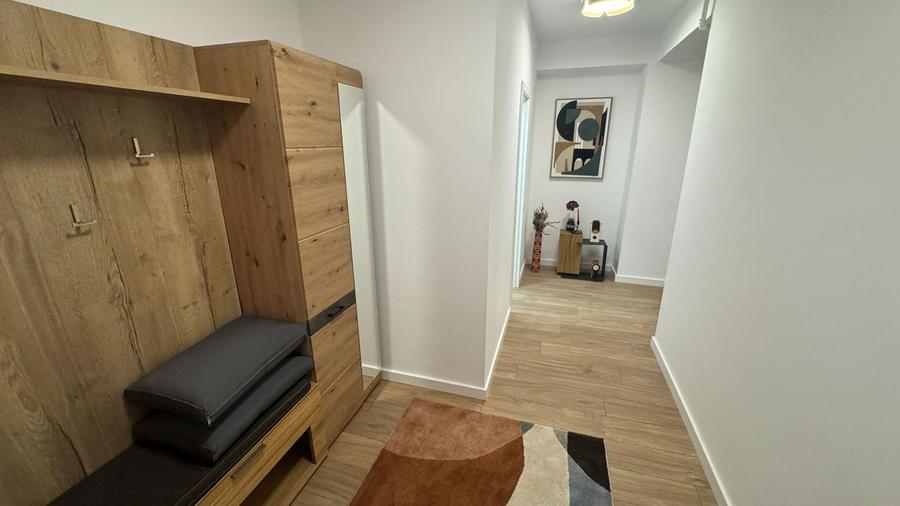 Apartament cu 2 camere decomandat, mobilat în Central
