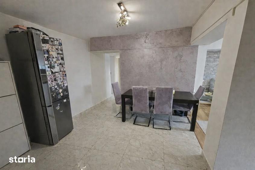 Apartament cu 3 camere decomandat în Decebal