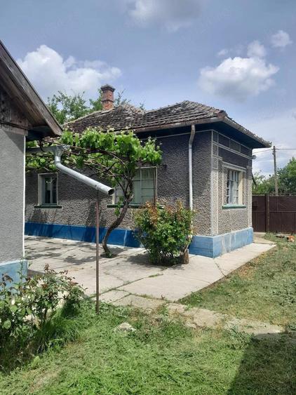 Casă cu 2 camere cu Teren 2880 Mp în Mișca