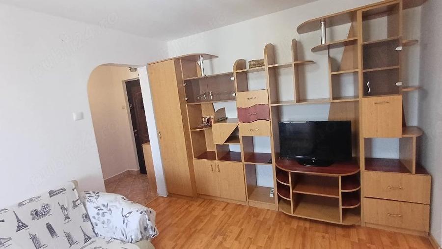 Apartament cu 2 camere semidecomandat în Giurgiului