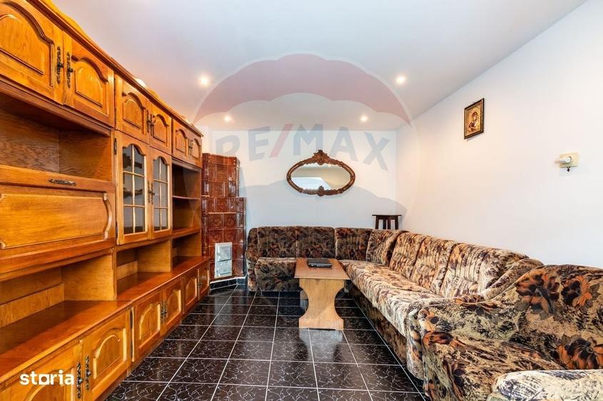 Casă cu 4 camere în Teiș