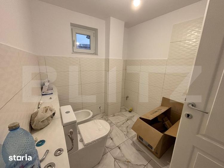 Apartament cu 3 camere semidecomandat în Holboca