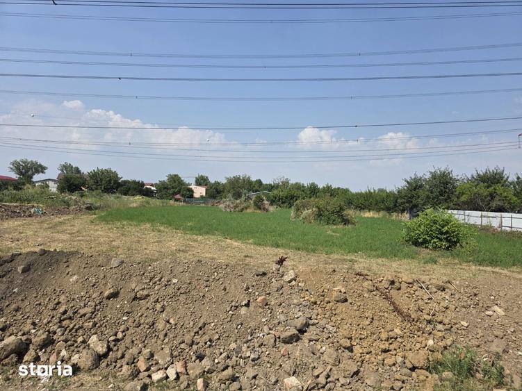 Teren de 3400 mp, în Titan