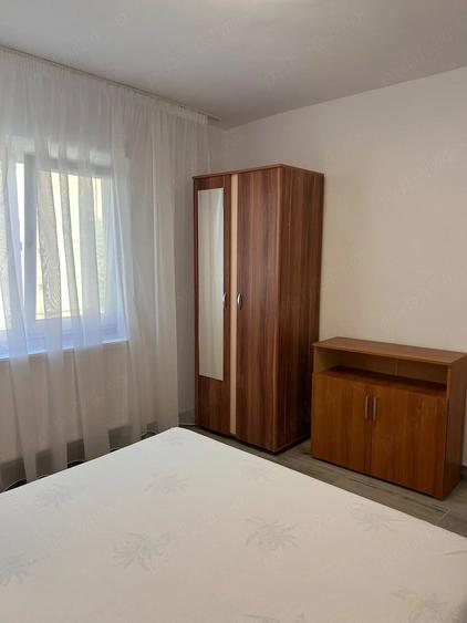Apartament cu 3 camere decomandat în Libertății