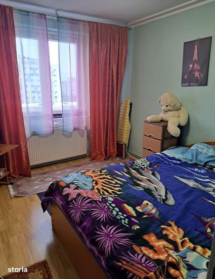 Apartament cu 4 camere în Rahova