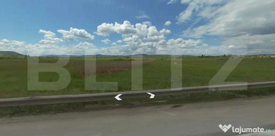 Teren de 13000 mp, în Central