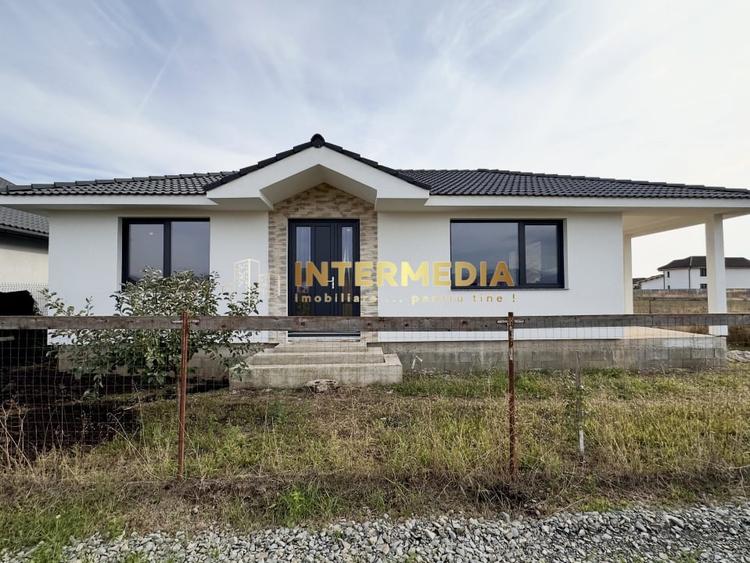 Casă individuală cu 3 camere cu Teren 300 Mp în Micești