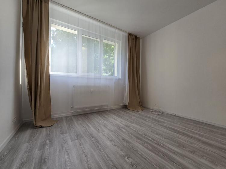 Apartament cu 2 camere semidecomandat, mobilat în 1 Mai