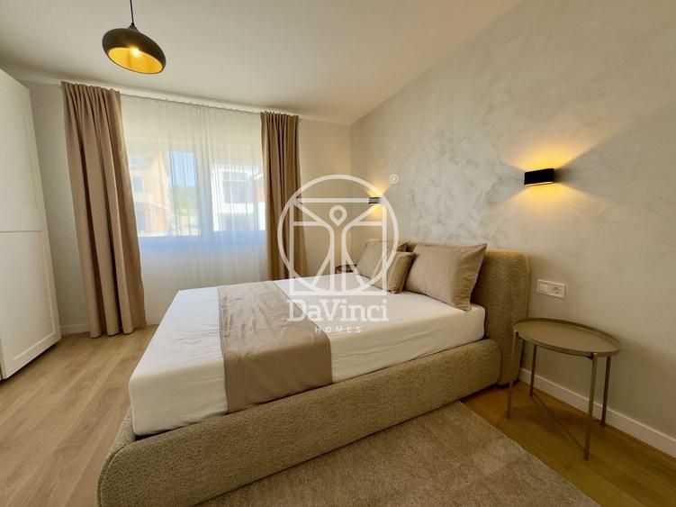 Apartament cu 5 camere semidecomandat în Exterior Vest