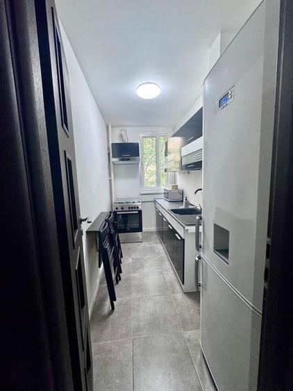 Apartament cu 4 camere semidecomandat în Drumul Taberei