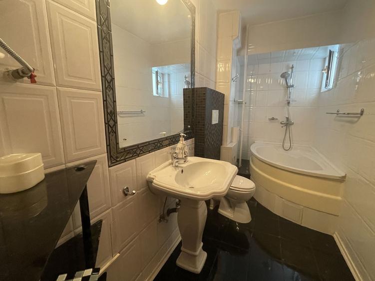Apartament cu 3 camere decomandat, mobilat în Victoriei