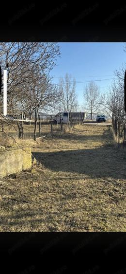 Teren de 3400 mp, în Mlăjet