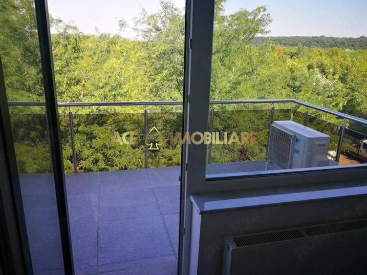 Apartament cu 3 camere decomandat, mobilat în Băneasa