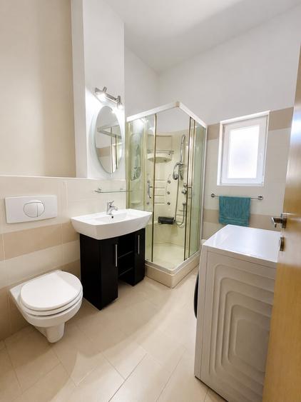 Apartament cu 3 camere semidecomandat, mobilat în Aradului