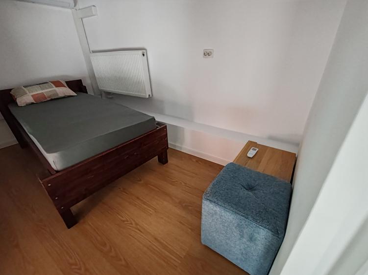 Apartament cu 4 camere decomandat în Central