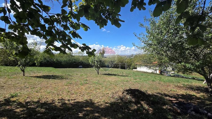 Casă cu Teren 4345 Mp în Calea Sighisoarei