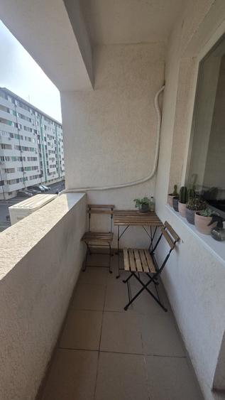 Apartament cu 2 camere decomandat în Roșu