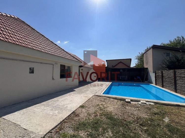 Casă individuală cu 5 camere cu Piscina în Plopi