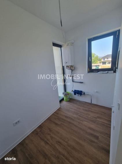 Casă cu 3 camere în Micești