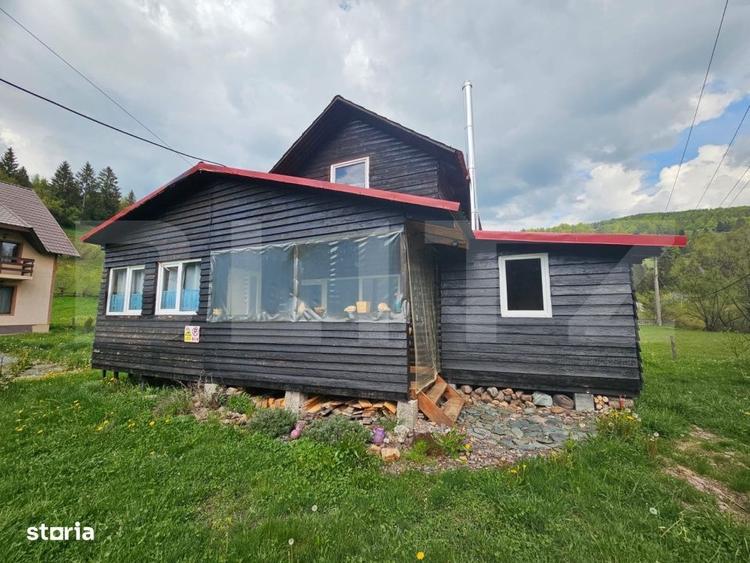 Casă cu 2 camere cu Teren 250 Mp în Sălciua