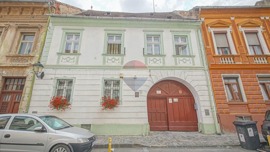 Apartament cu 3 camere decomandat în Centrul Istoric