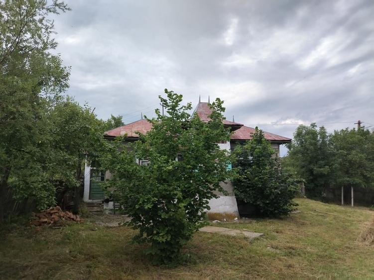 Casă cu 3 camere în Aninoasa