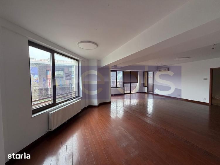 Apartament cu 3 camere în Vitan