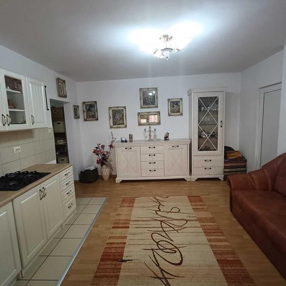 Apartament 3 camere situat in zona Piata Cetate 52 mp - 8