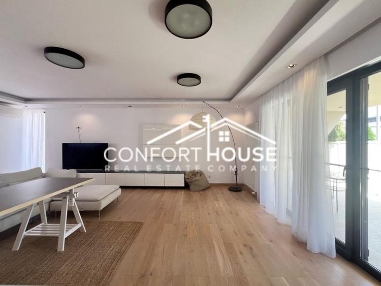 Duplex cu 6 camere cu Canalizare în Iancu Nicolae