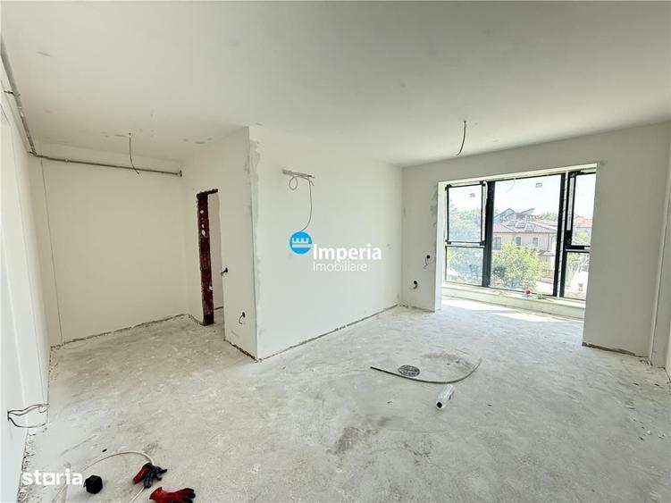 Apartament cu 5 camere decomandat în Valea Lupului